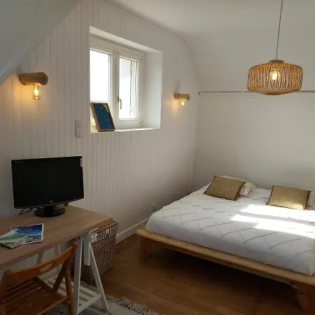 Holiday home Maison Au Coeur Du Bourg, Plages A Pied Plougasnou